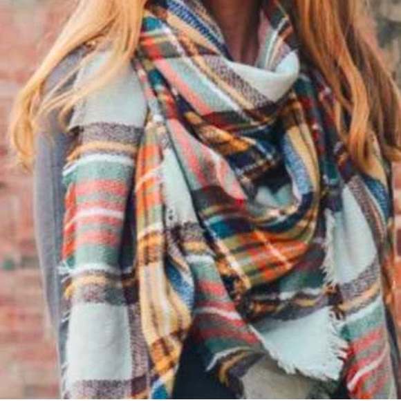๐HPx2๐ Donated last 2 โข Gray Mustard Plaid Fall Blanket Scarf!!๐๐ - Picture 2 of 3